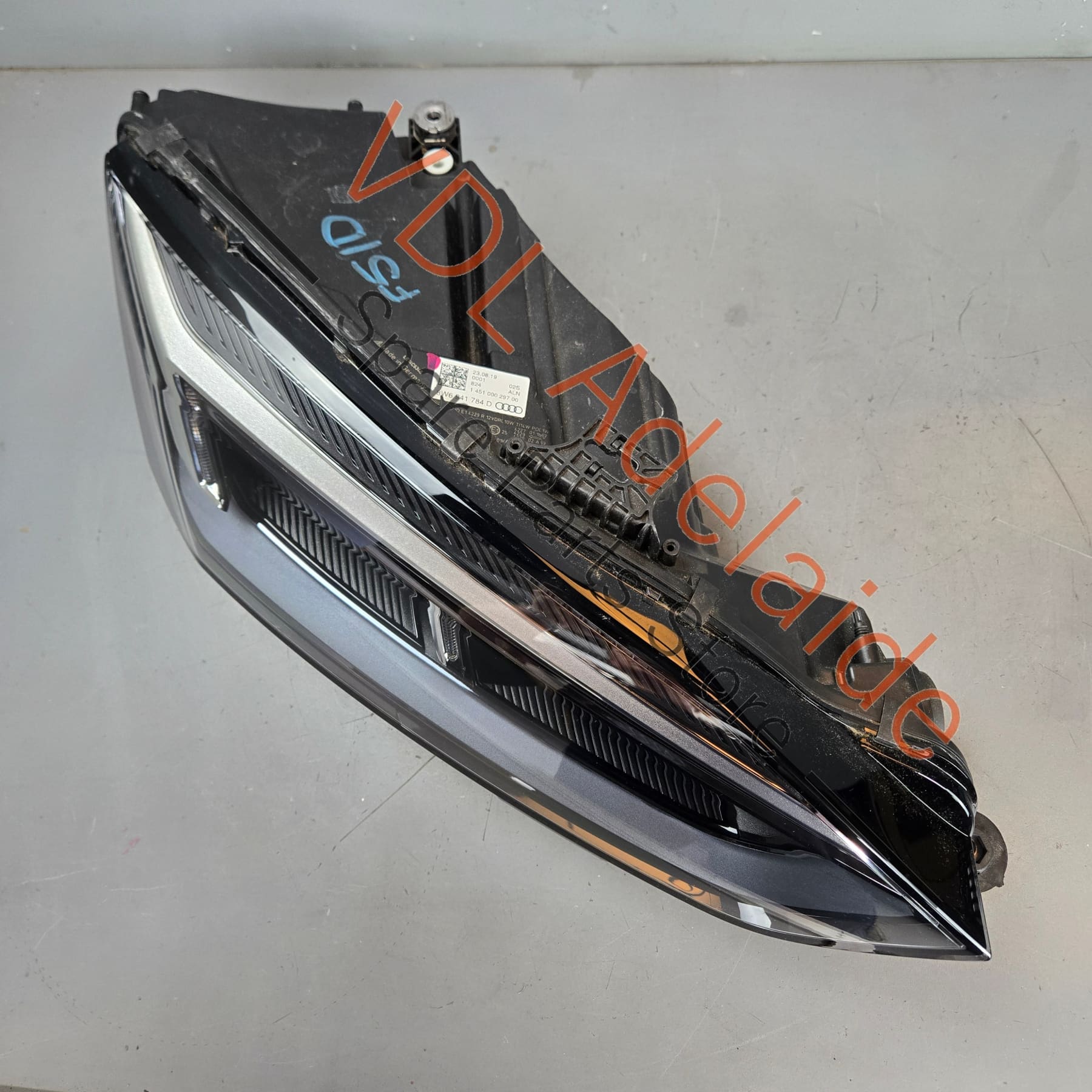 8W6941784D    Audi RS5 B9 LED Matrix Headlight suit RHD models 8W6941784D
