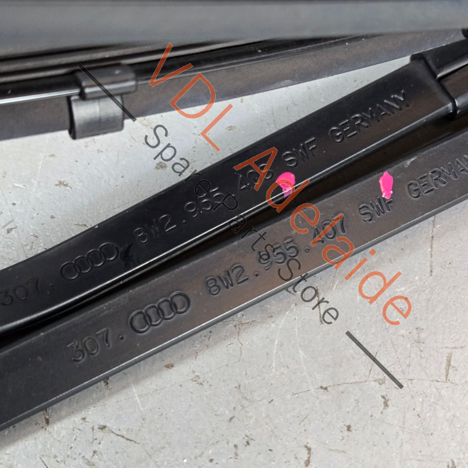 8W2955407 8W2955408   Audi A4 B9 A5 F5 Windscreen Wiper Arm Set for RHD models 8W2955407 8W2955408