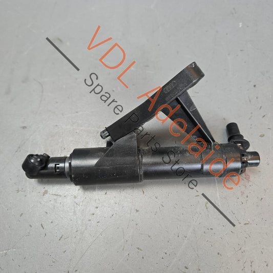 8W6955102A    Audi RS4 RS5 Front Bumper Headlight Washer Jet 8W6955102A