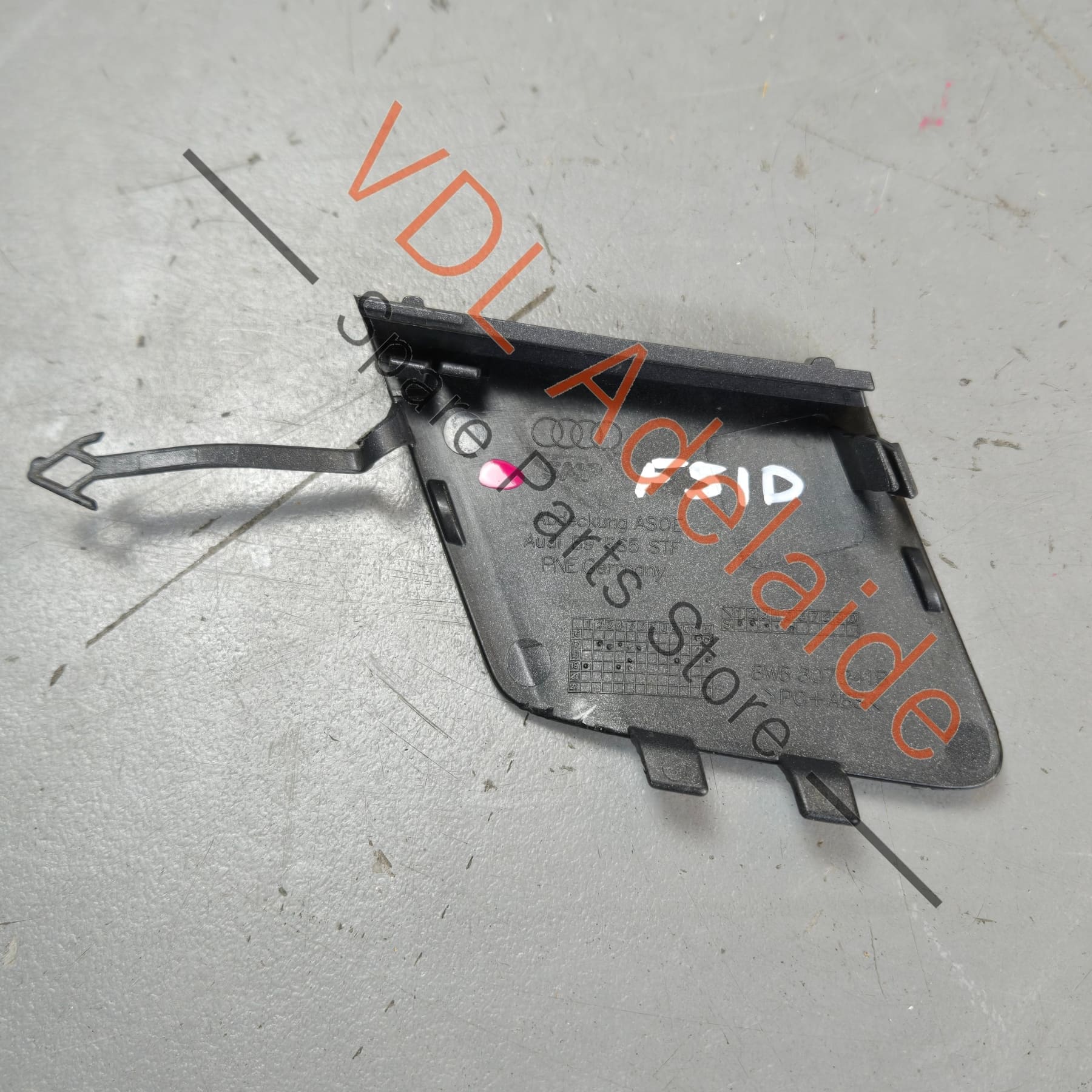 8W6807241B    Audi RS5 B9 Front Bumper Tow Hook Cover 8W6807241B Daytona Grey Pearl LZ7S/6Y/Z7S