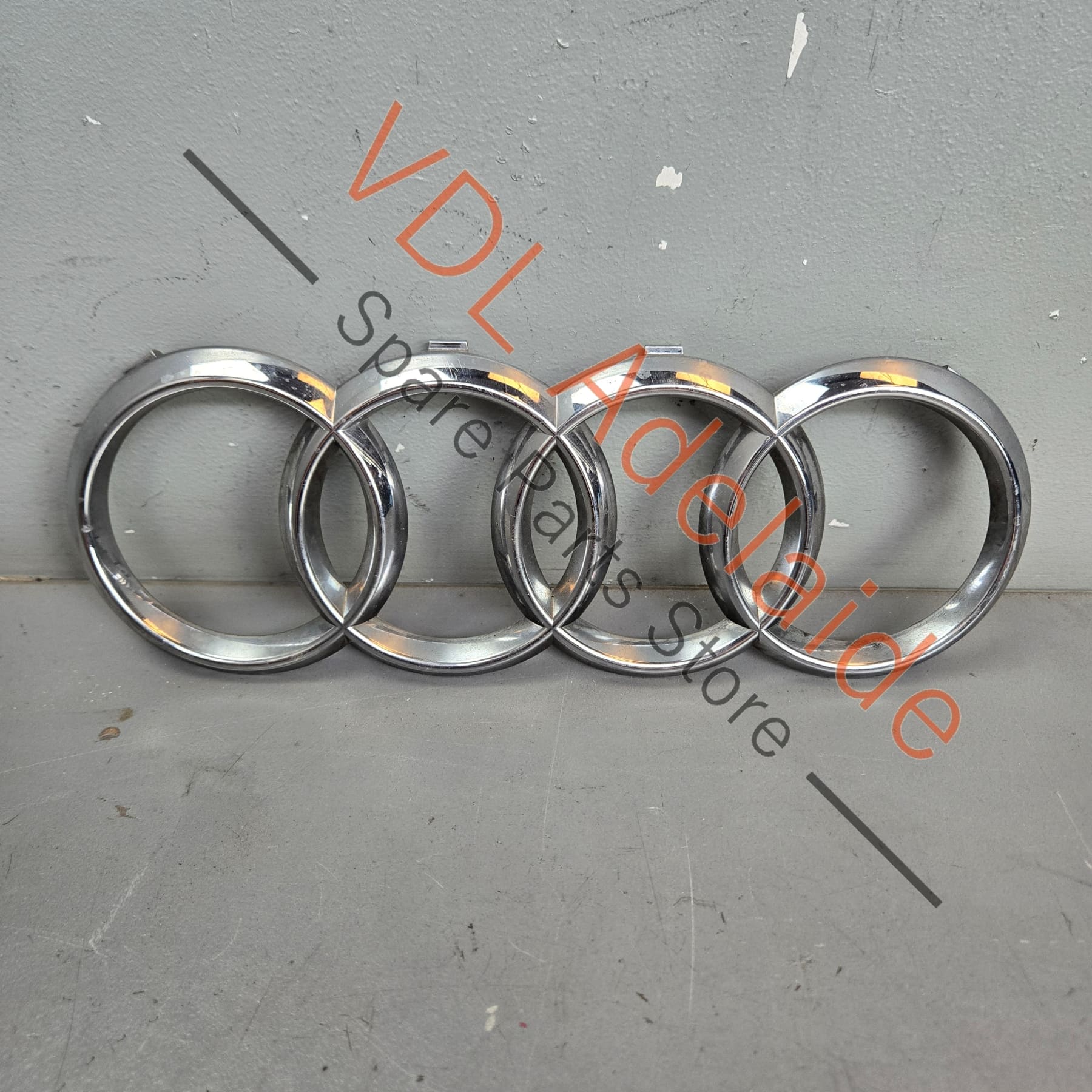 8T0853605 8T08536052ZZ   Audi RS5 Front Grille Badge Audi Rings 8T0853605 2ZZ