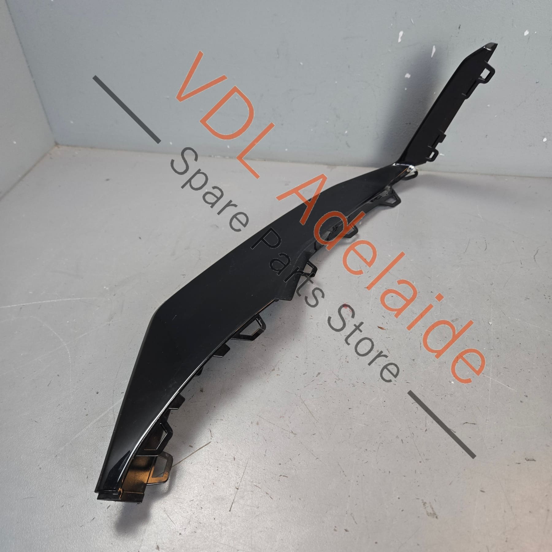 8W6807062T94    Audi RS5 B9 Front Right Bumper Trim Black Gloss 8W6807062 T94