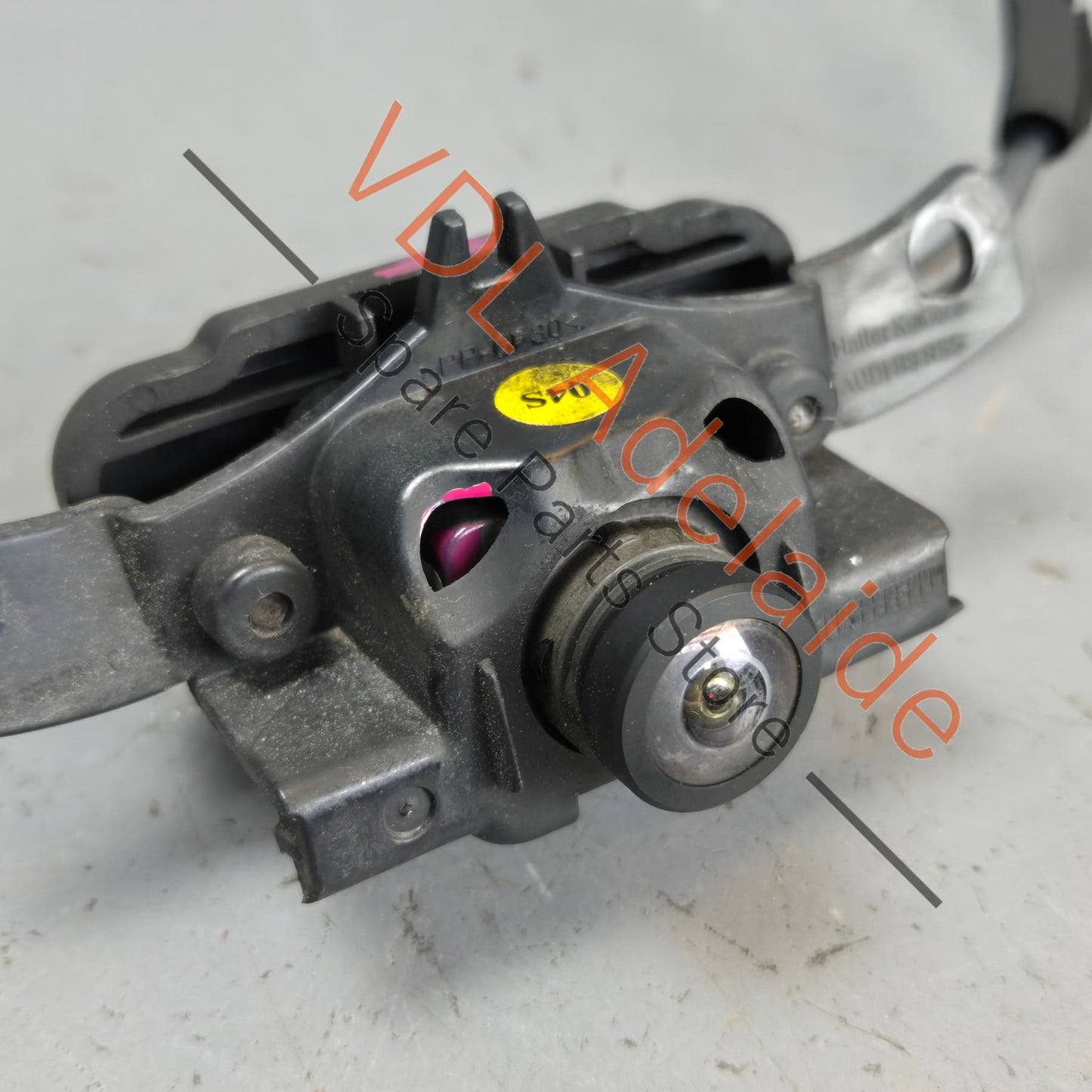5Q0980546A 8W0971192 8W6853231C  Audi RS5 B9 Front Bumper Camera with mounting bracket 5Q0980546A 8W0971192 8W6853231C