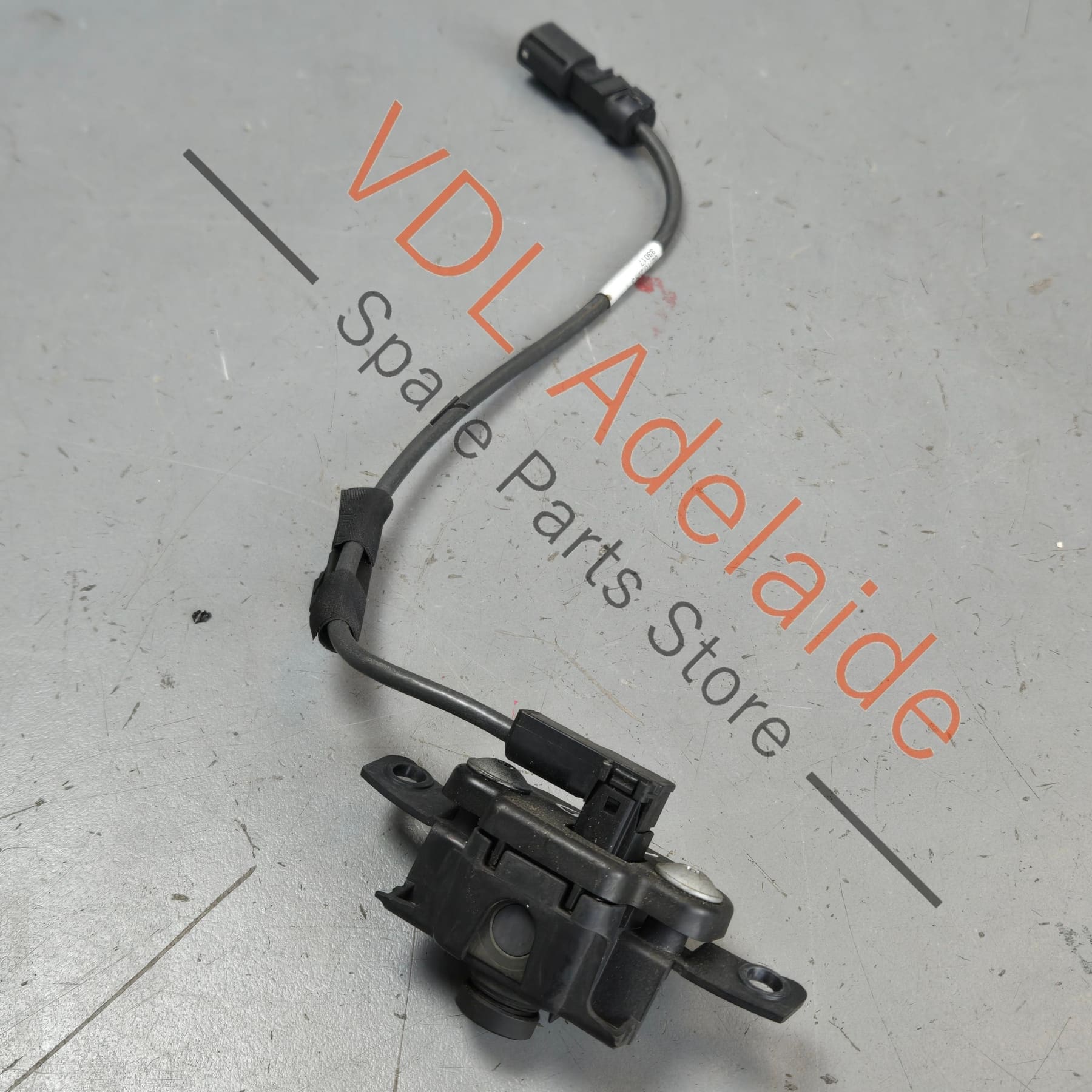 5Q0980546A 8W0971192 8W6853231C  Audi RS5 B9 Front Bumper Camera with mounting bracket 5Q0980546A 8W0971192 8W6853231C
