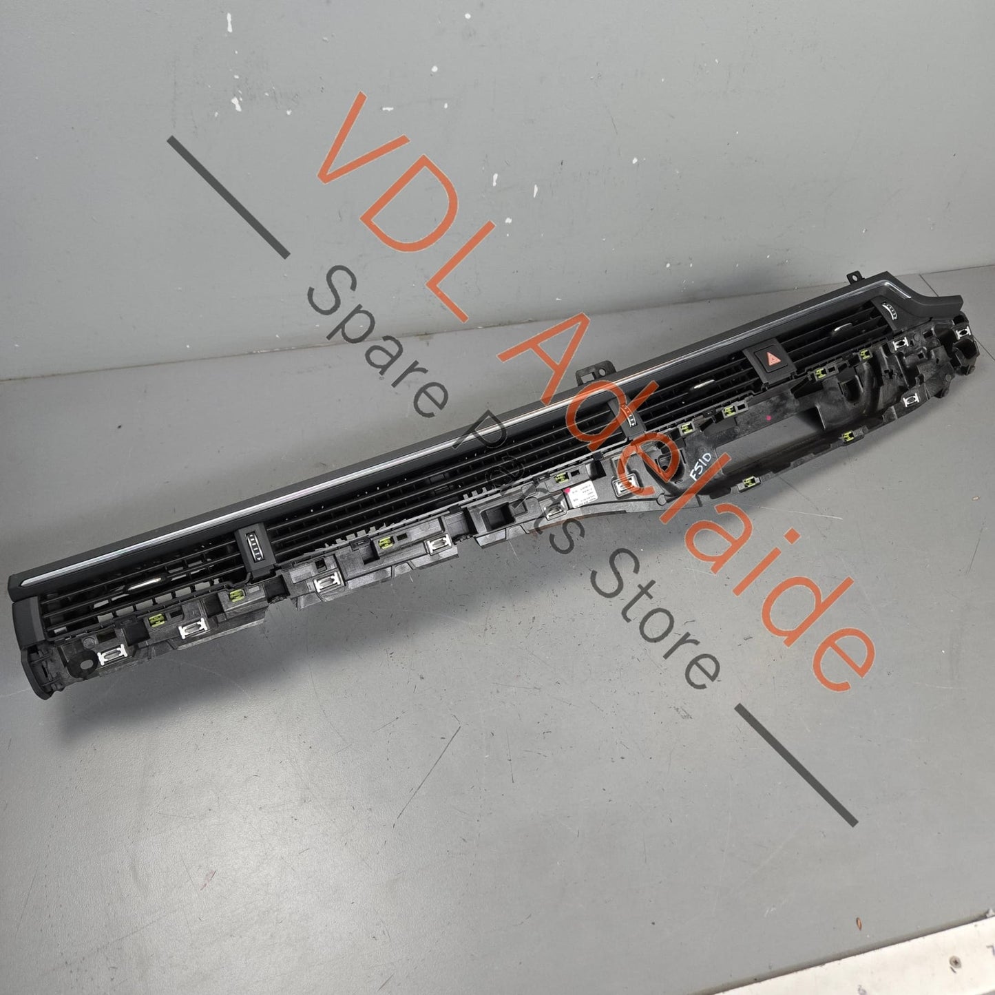 8W2820901C    Audi A4 RS4 RS5 F5 B9 F5 Centre Dashboard Air Vent for RHD 8W2820901B