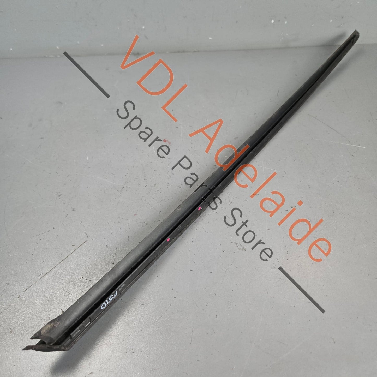 8W6854328B    Audi RS5 F5 B9 Front Windscreen Edge Strip Trim Right Side 8W6854328B 9B9
