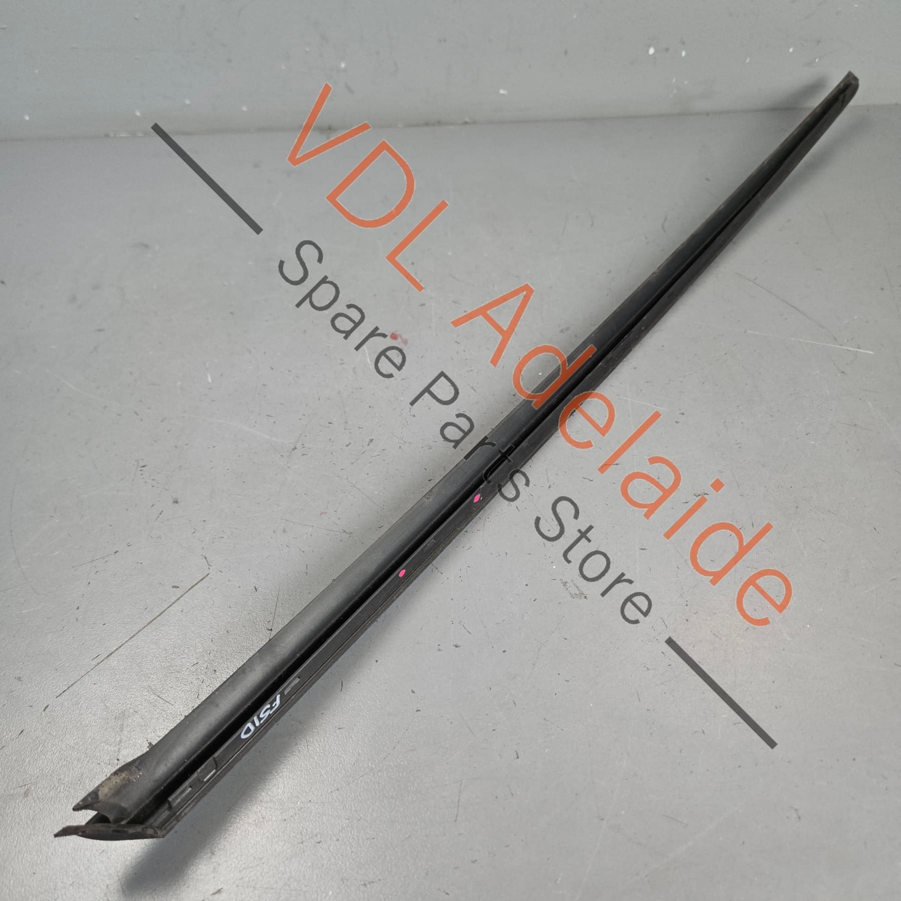 8W6854328B    Audi RS5 F5 B9 Front Windscreen Edge Strip Trim Right Side 8W6854328B 9B9