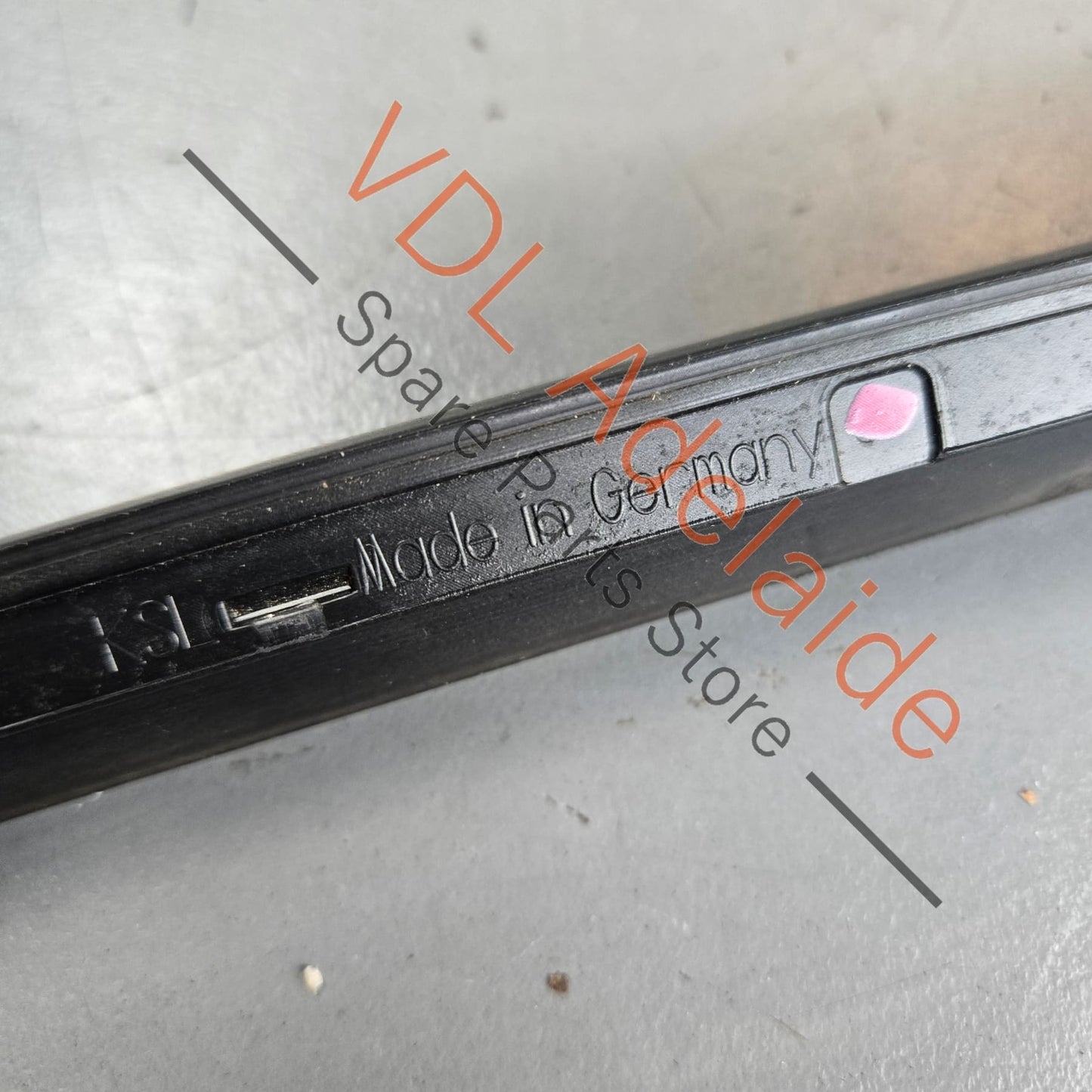8W6854328B    Audi RS5 F5 B9 Front Windscreen Edge Strip Trim Right Side 8W6854328B 9B9