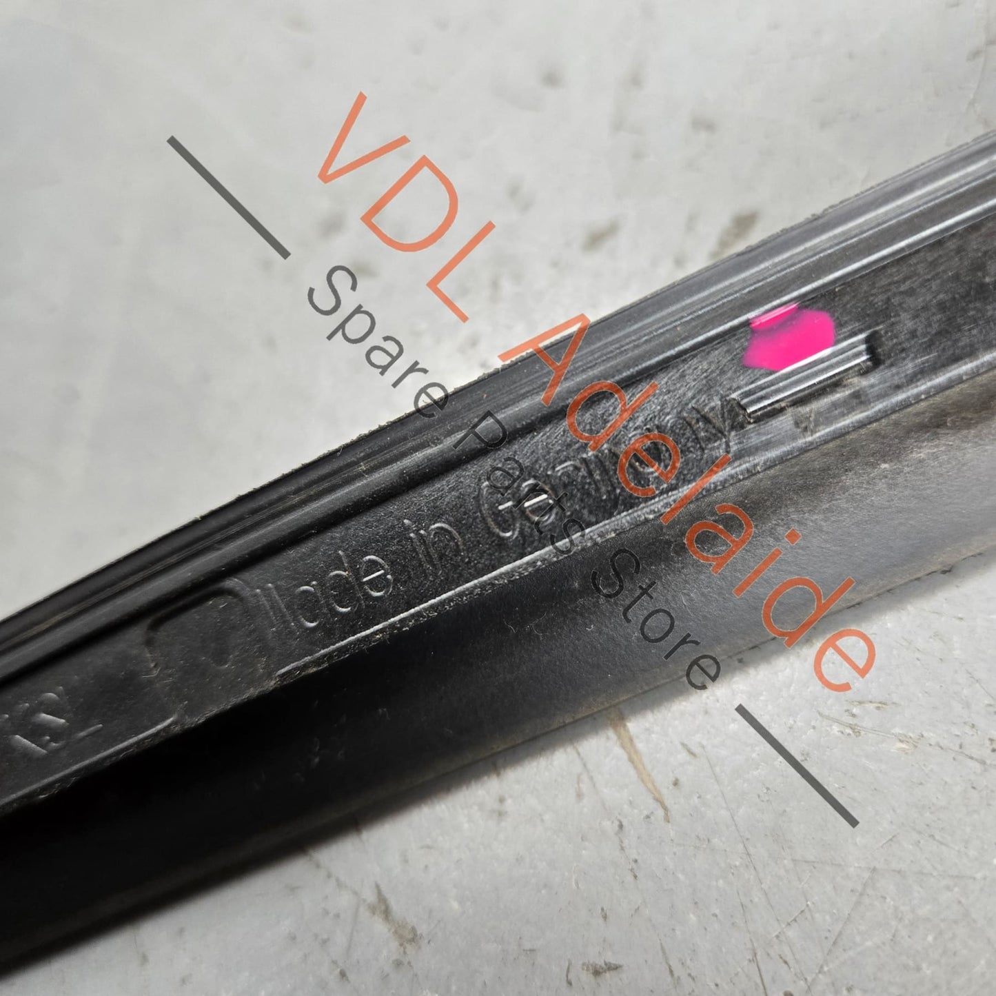 8W6854327B    Audi RS5 F5 B9 Front Windscreen Edge Strip Trim Left Side 8W6854327B 9B9