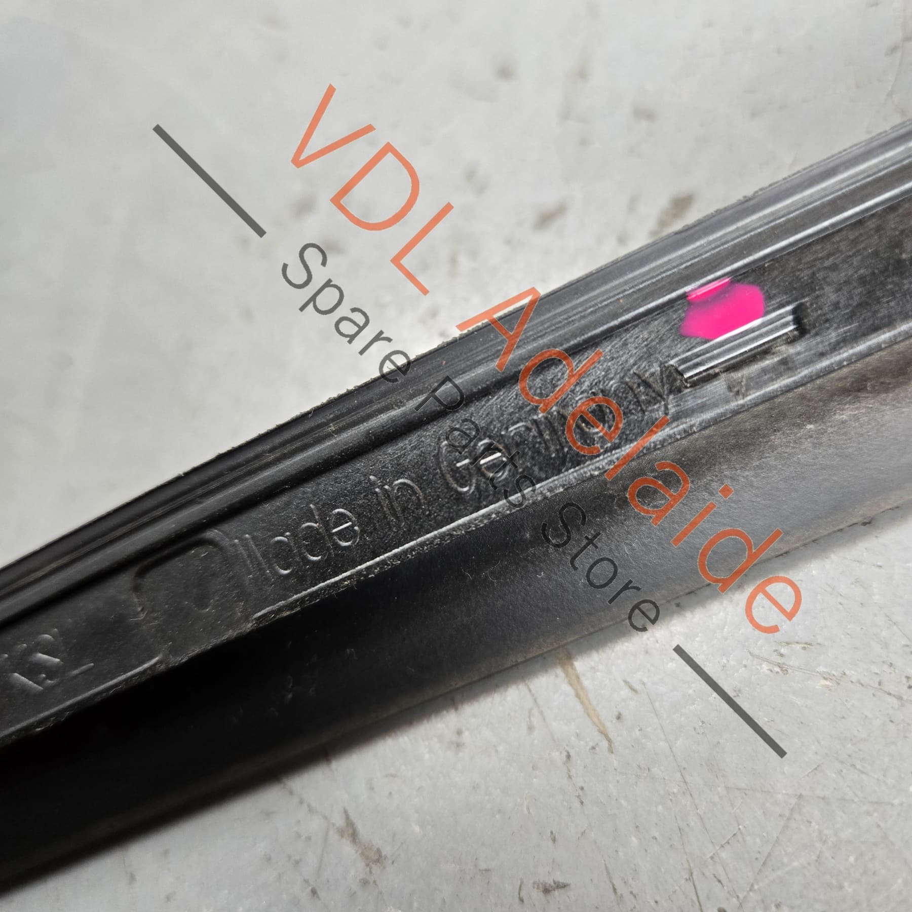 8W6854327B    Audi RS5 F5 B9 Front Windscreen Edge Strip Trim Left Side 8W6854327B 9B9