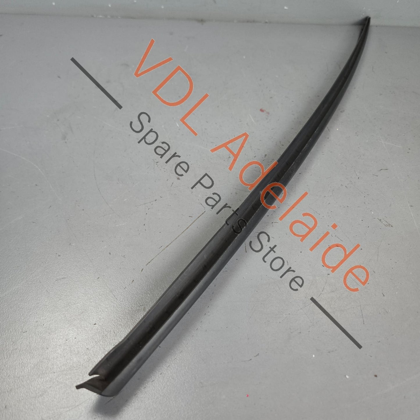 8W6854327B    Audi RS5 F5 B9 Front Windscreen Edge Strip Trim Left Side 8W6854327B 9B9