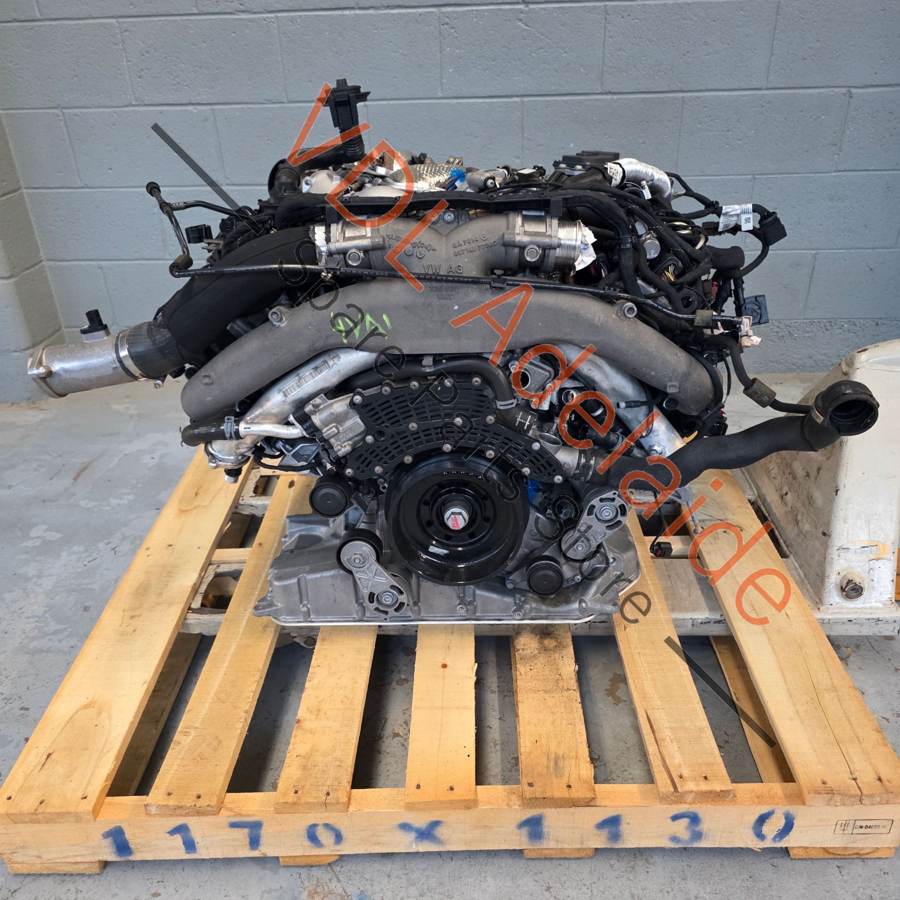 CZAC 057100031N   Bentley Bentayga Audi SQ7 4.0 V8 Engine CZAC 320kw Twin Turbo Complete Long Drop out Motor