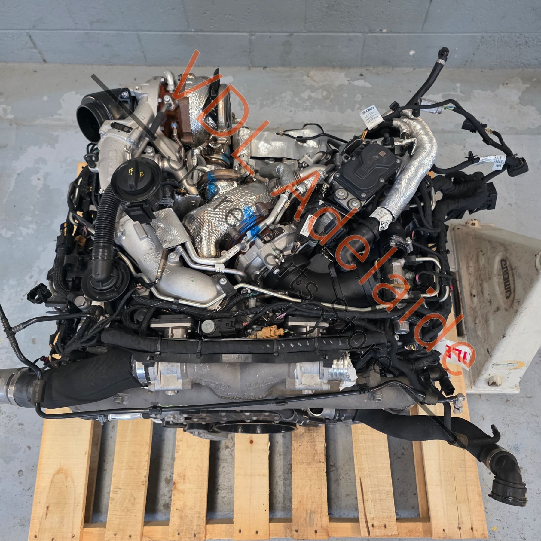 CZAC 057100031N   Bentley Bentayga Audi SQ7 4.0 V8 Engine CZAC 320kw Twin Turbo Complete Long Drop out Motor