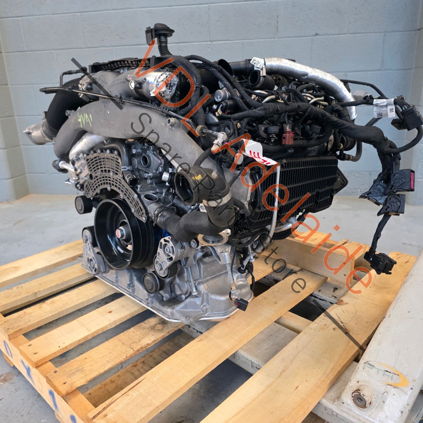 CZAC 057100031N   Bentley Bentayga Audi SQ7 4.0 V8 Engine CZAC 320kw Twin Turbo Complete Long Drop out Motor