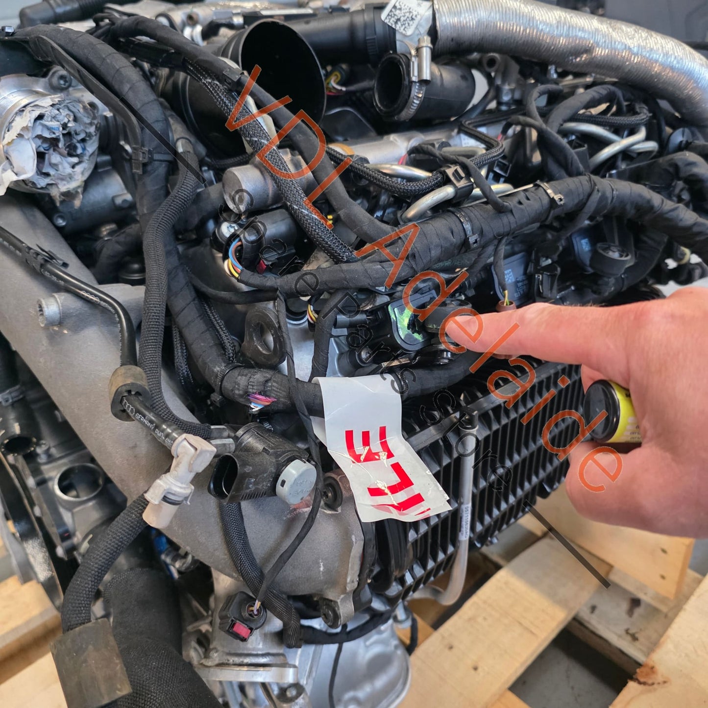 CZAC 057100031N   Bentley Bentayga Audi SQ7 4.0 V8 Engine CZAC 320kw Twin Turbo Complete Long Drop out Motor