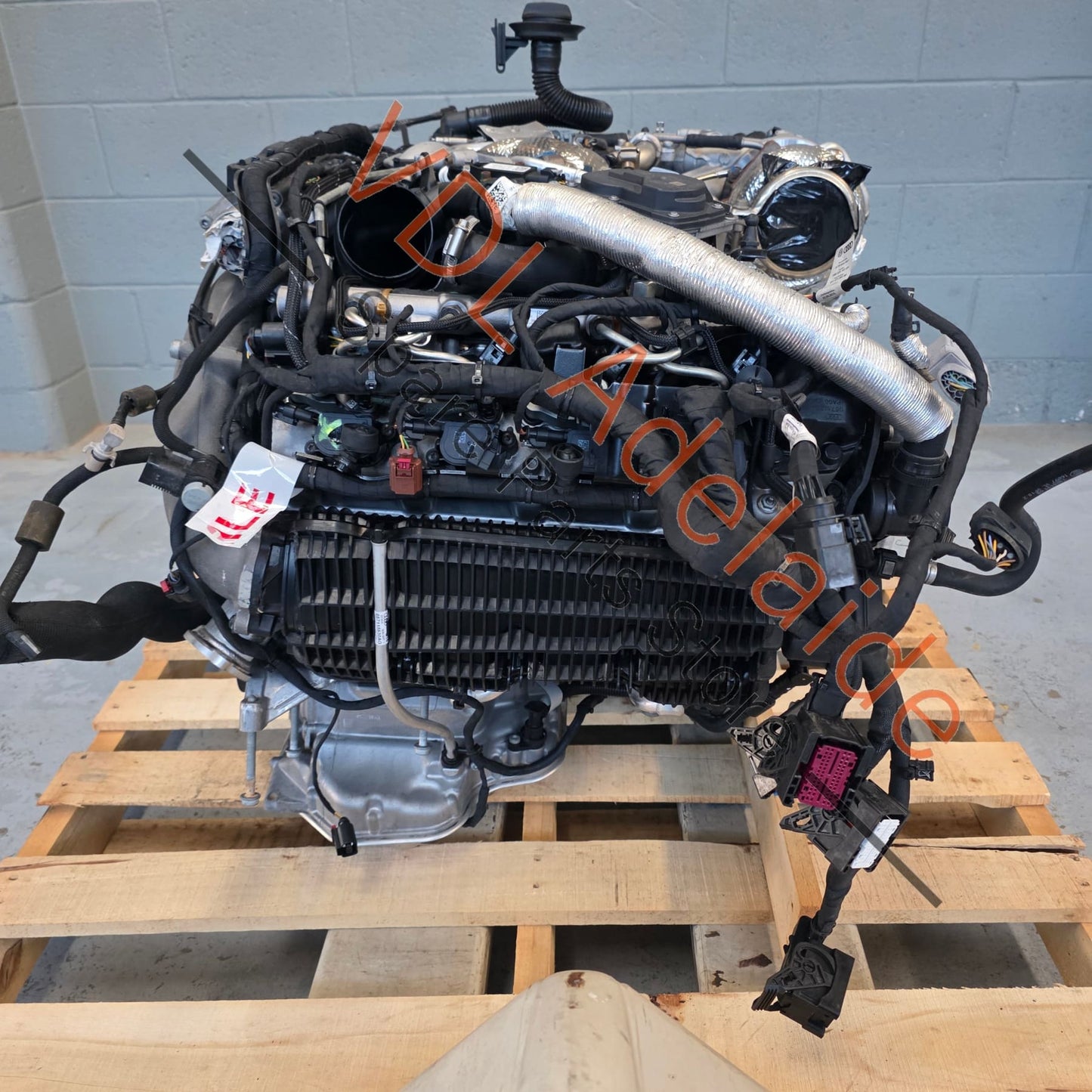 CZAC 057100031N   Bentley Bentayga Audi SQ7 4.0 V8 Engine CZAC 320kw Twin Turbo Complete Long Drop out Motor