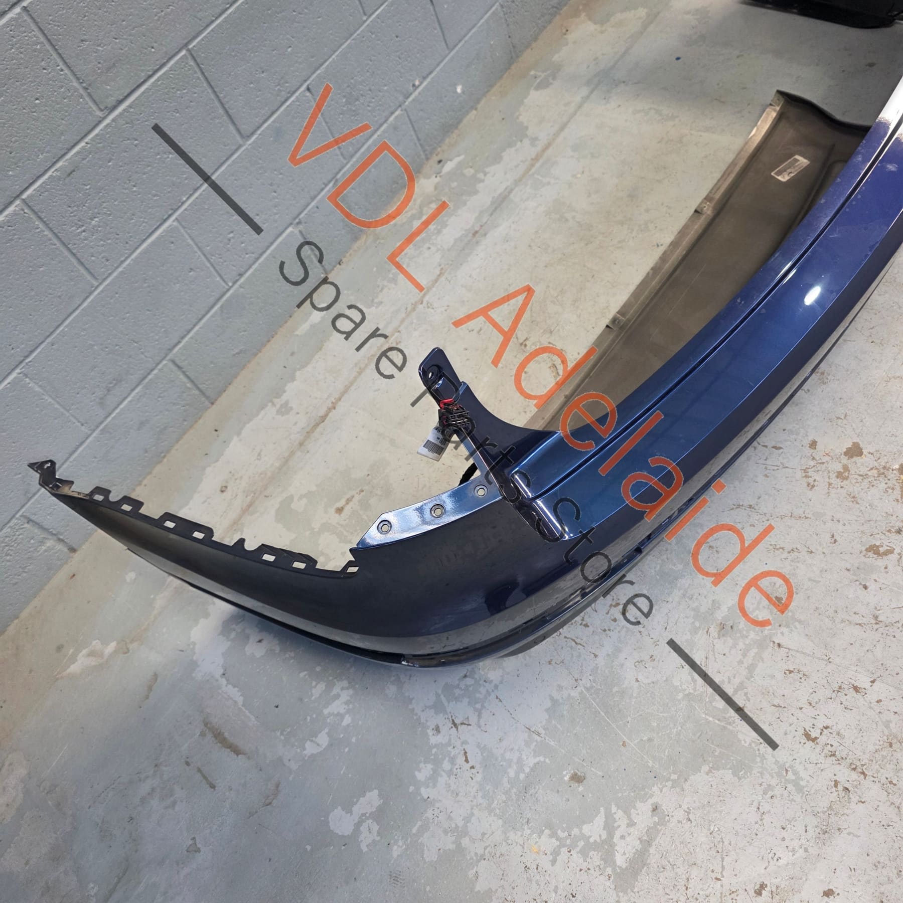 36A807511C 36A807521   Bentley Bentayga 4V Rear Bumper Cover & Diffuser