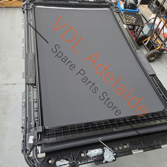 4M0877307A5L9 4M0877307A   Bentley Bentayga Sunroof Roller Blind Black 4M0877307A 5L9 Touareg Q7