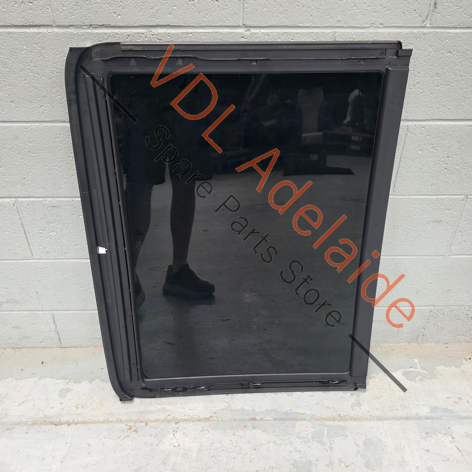 4M0877056D 4M0877056B   Audi Q7 Bentley Bentayga Panoramic Glass Roof Rear 4M0877056D 4M0877056B