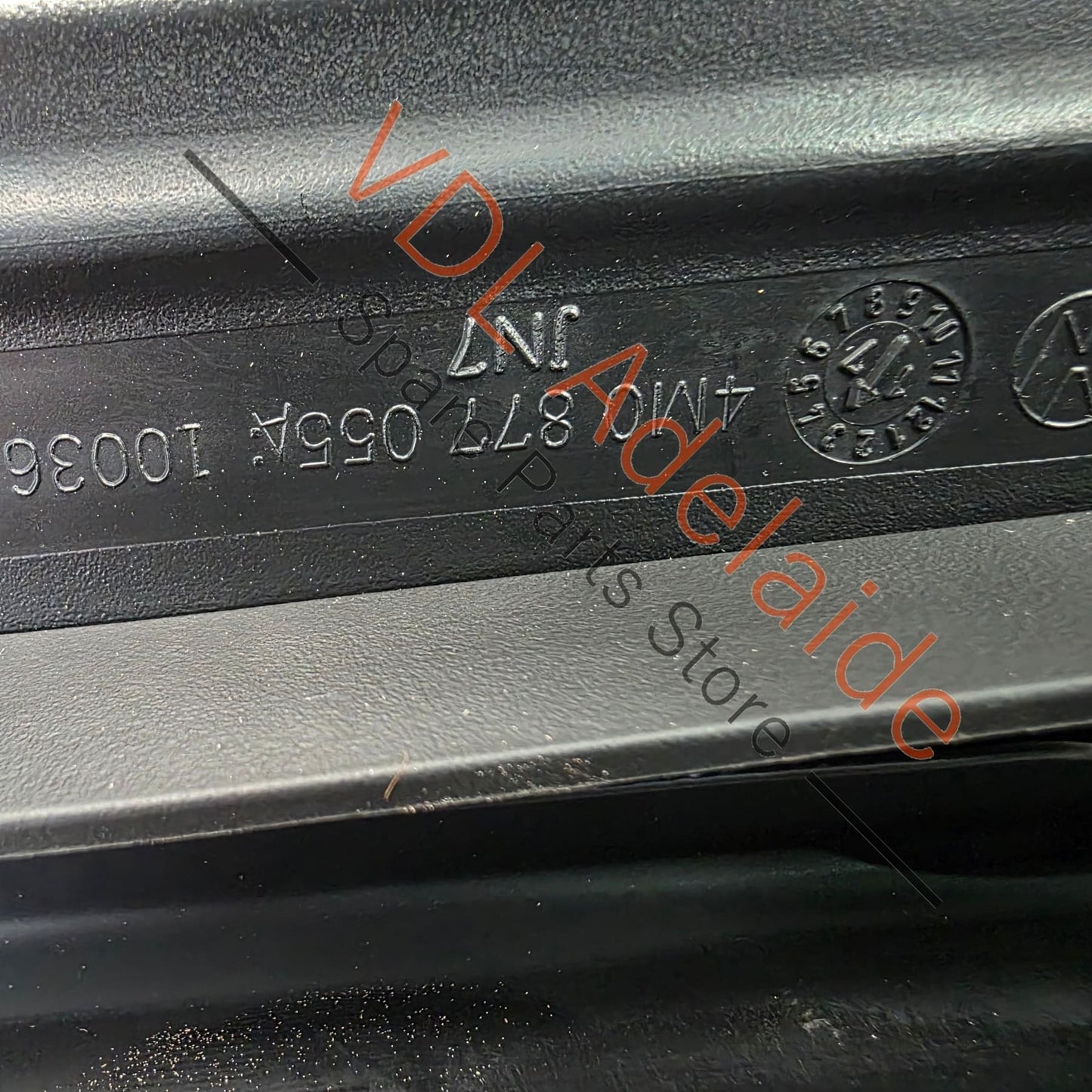 4M0877055C    Audi Q7 Bentley Bentayga Panoramic Glass Roof Front 4M0877055C