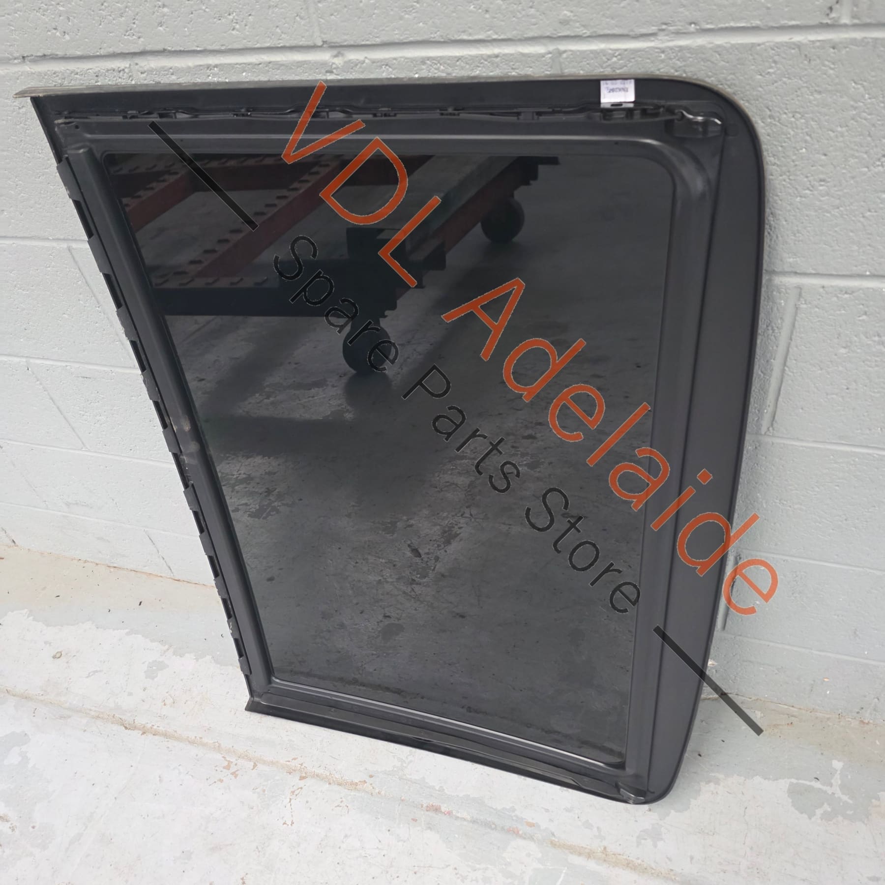 4M0877055C    Audi Q7 Bentley Bentayga Panoramic Glass Roof Front 4M0877055C