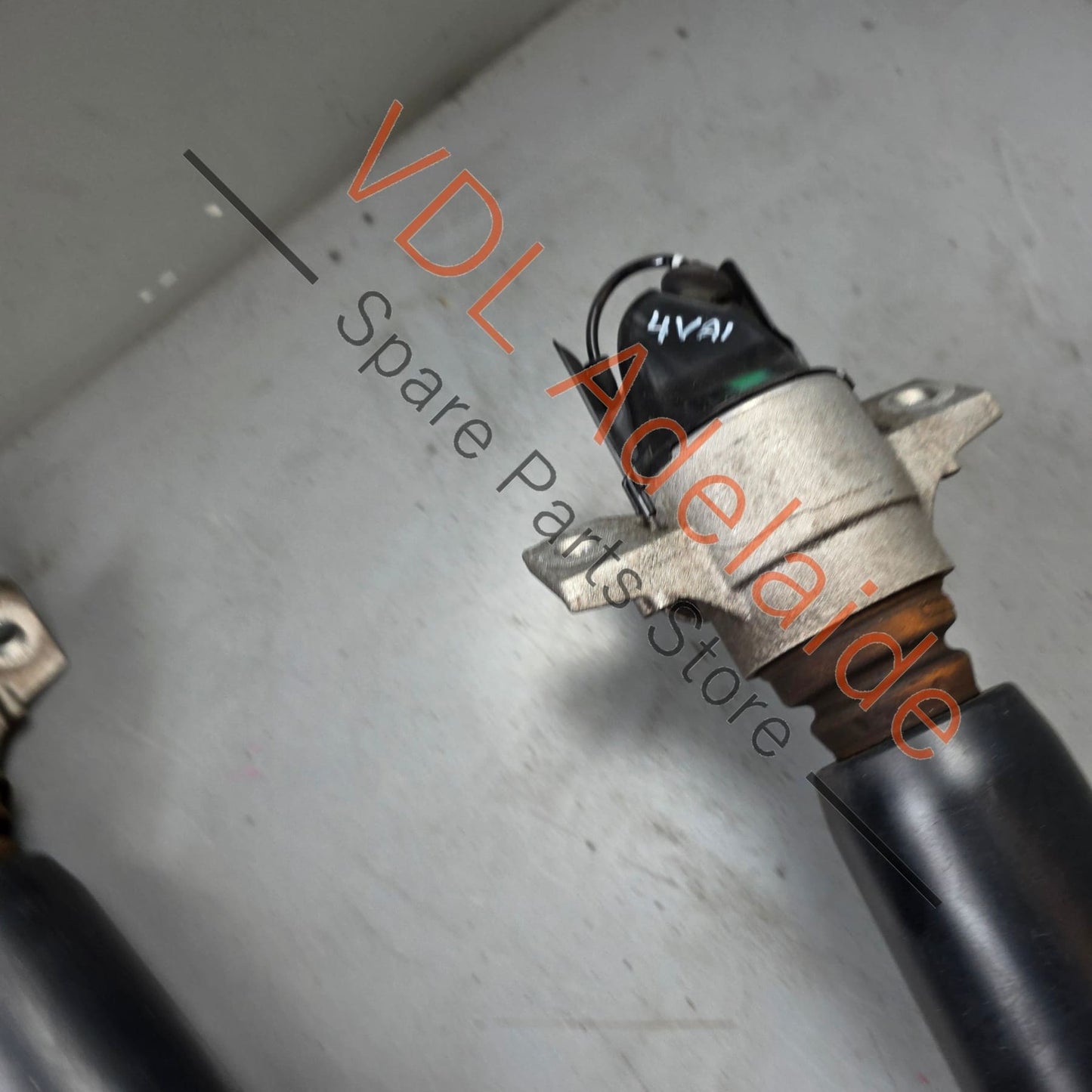 4M0513021AT 4M0513021AK   Bentley Bentayga Pair of Rear Shock Absorbers Electronic / CDC 4M0513021AT