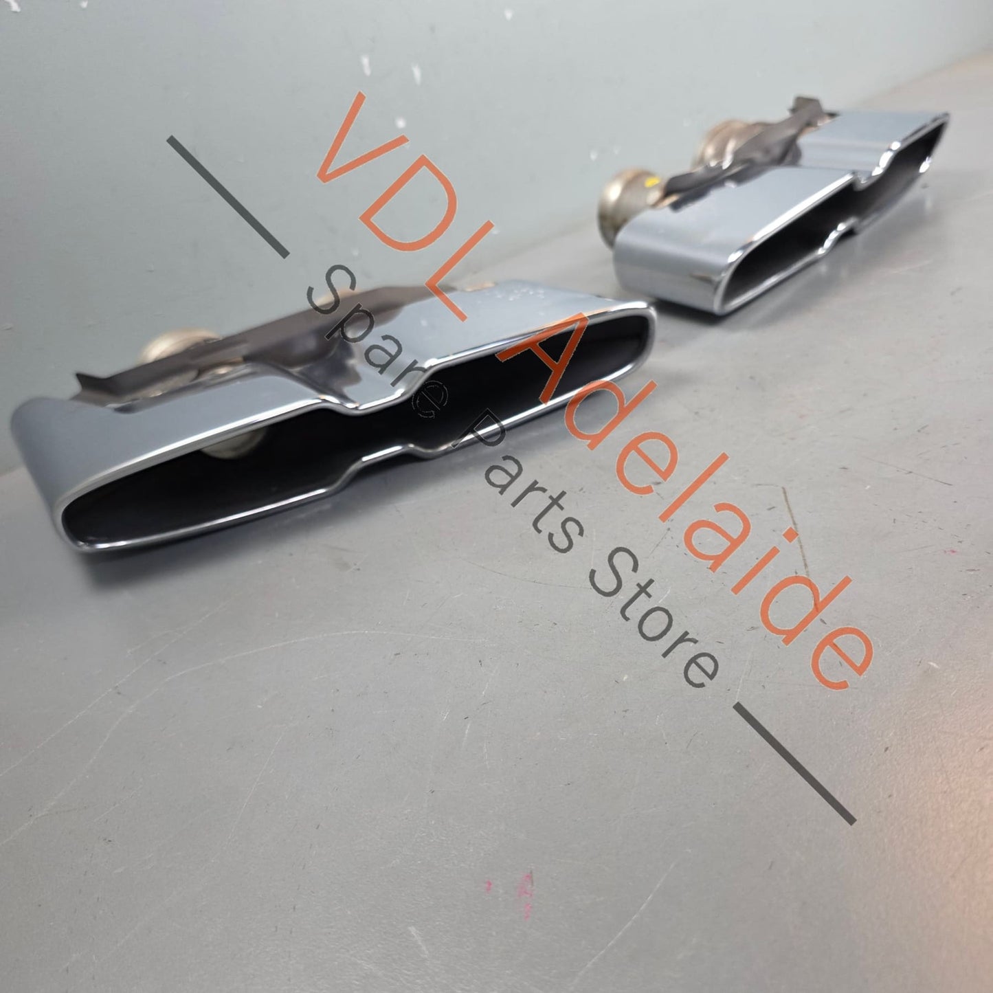 36A253681A 36A253682A   Bentley Bentayga Set of Chrome Tail Pipe Trim Exhaust Outlets 36A253682A 36A253681A