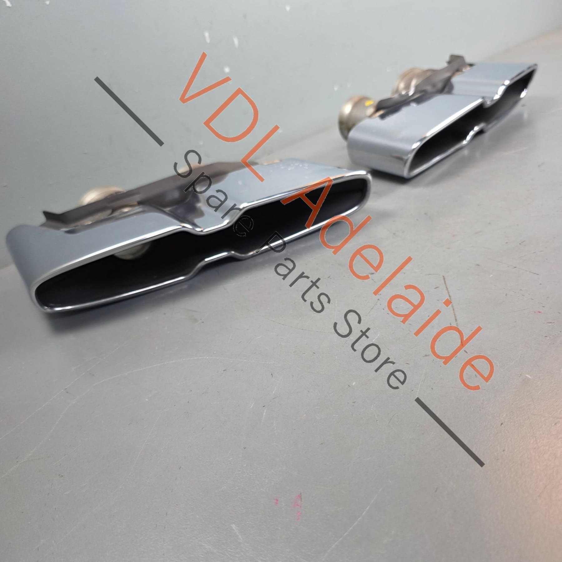 36A253681A 36A253682A   Bentley Bentayga Set of Chrome Tail Pipe Trim Exhaust Outlets 36A253682A 36A253681A