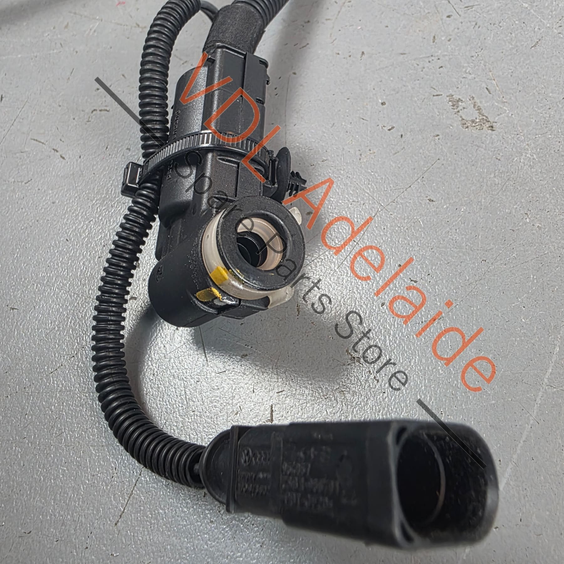 4M0131961B 4M0131961A   Bentley Bentayga Transfer Pipe Hose Line for Adblue FRONT 4M0131961B 4M0131961A