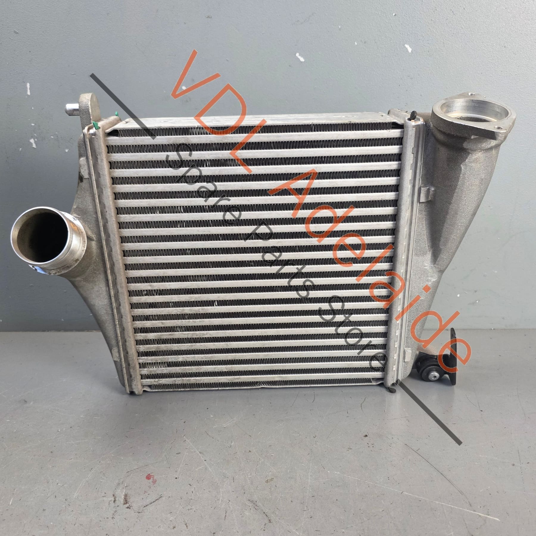 4M0145804BA 4M0145804AL   Bentley Bentayga V8 Diesel Right Side Charge Air Cooler Intercooler Aluminium 4M0145804AL 4M0145804BA