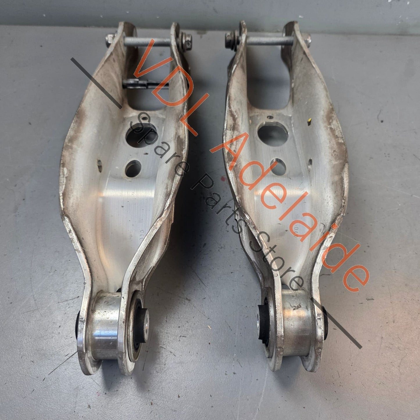4M0505311J    Audi Q7 Porsche Cayenne Touareg Bentayga Rear Suspension Lower Control Arms Pair 4M0505311J