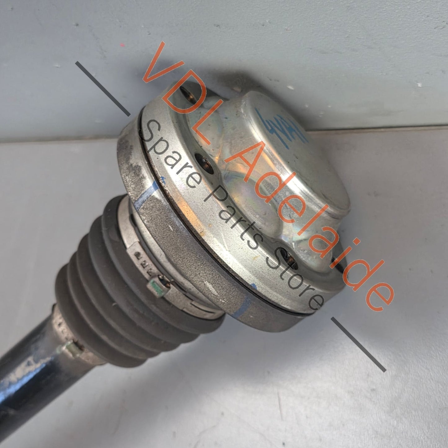 4M0501203H    Bentley Bentayga Audi SQ7 Rear Axle Drive Shaft CV 4M0501203H Fits left or right