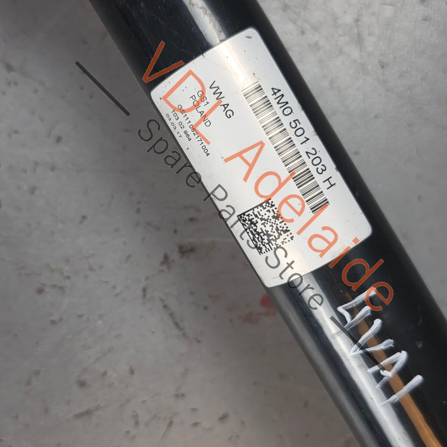 4M0501203H    Bentley Bentayga Audi SQ7 Rear Axle Drive Shaft CV 4M0501203H Fits left or right