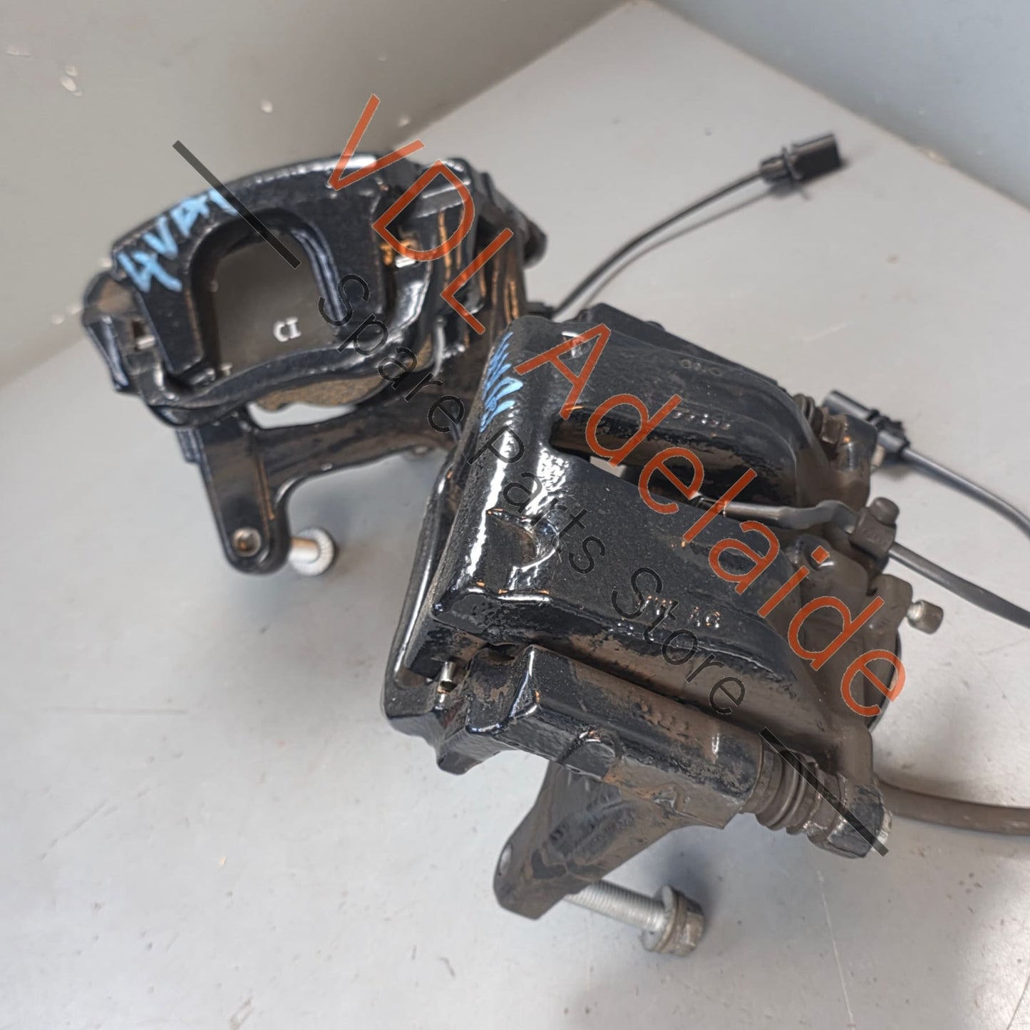 36A615403 36A615404   Bentley Bentayga Rear Brake Caliper Set suit 380mm x 30mm Rotor 36A615403 36A615404