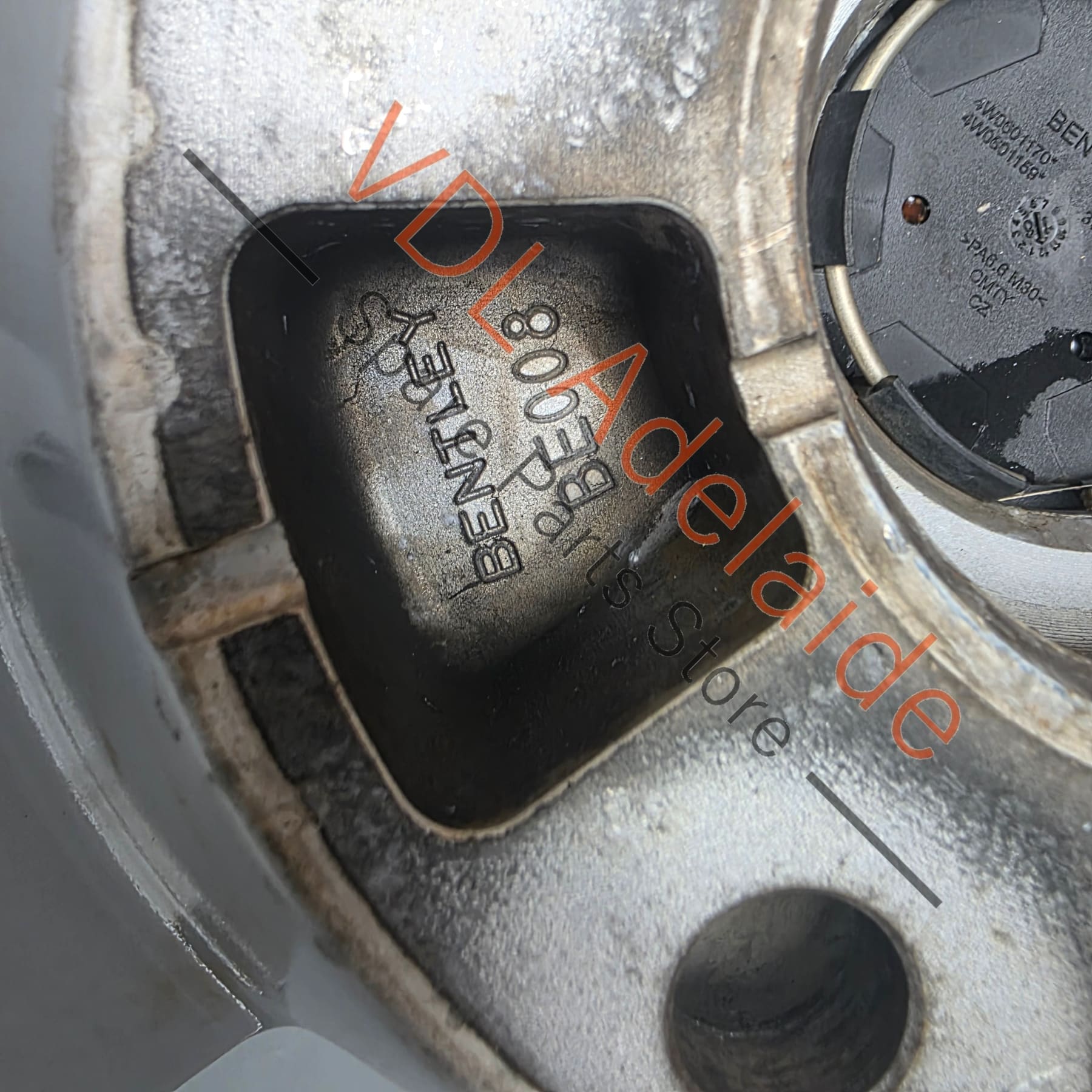 36A601025AA 36A601025AH 36A601025J 36A601025AN Bentley Bentayga 22in x 10in Alloy Wheel for Right Side 36A601025AA #04