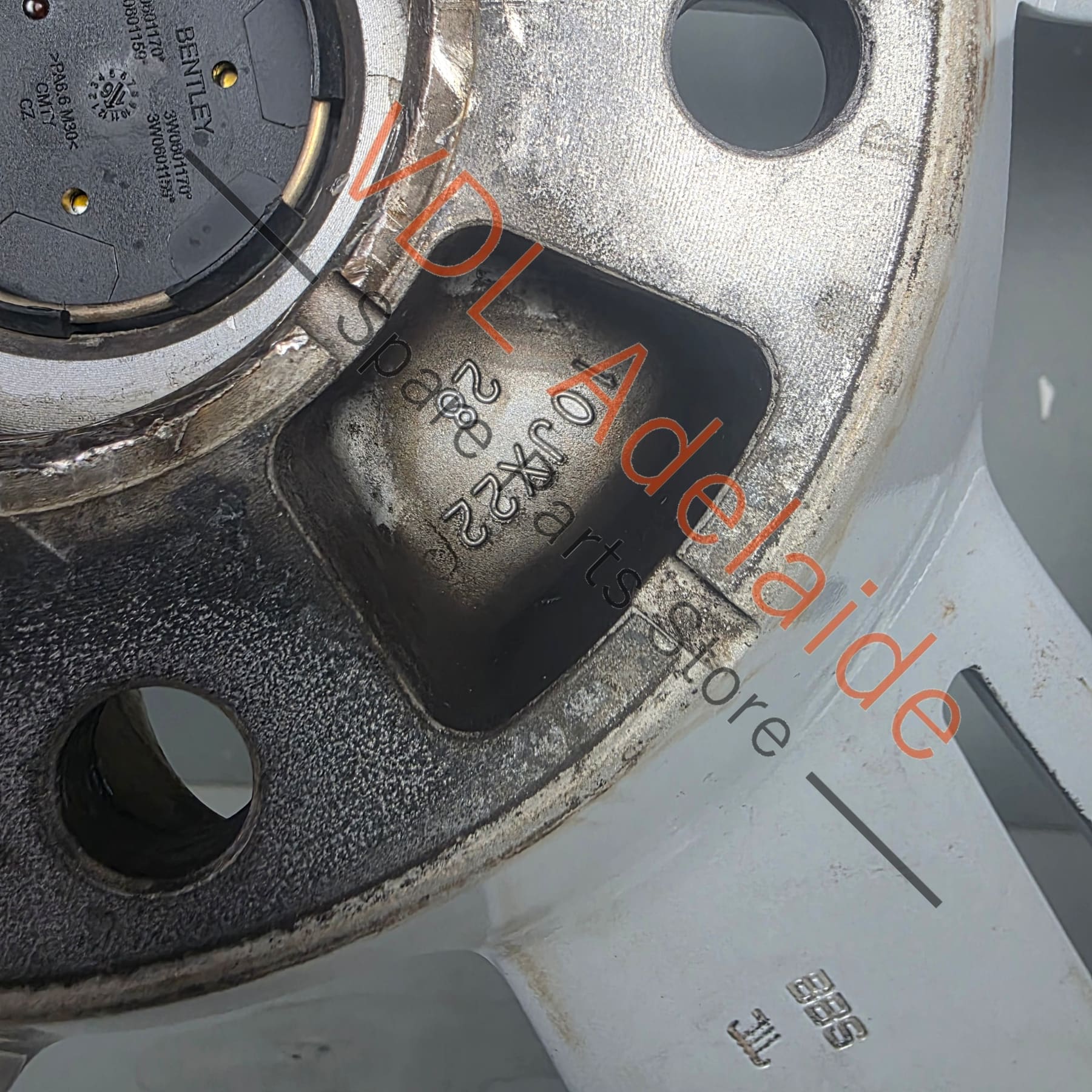36A601025AB 36A601025AF 36A601025AT 36A601025K Bentley Bentayga 22in x 10in Alloy Wheel for Right Side 36A601025AB #02