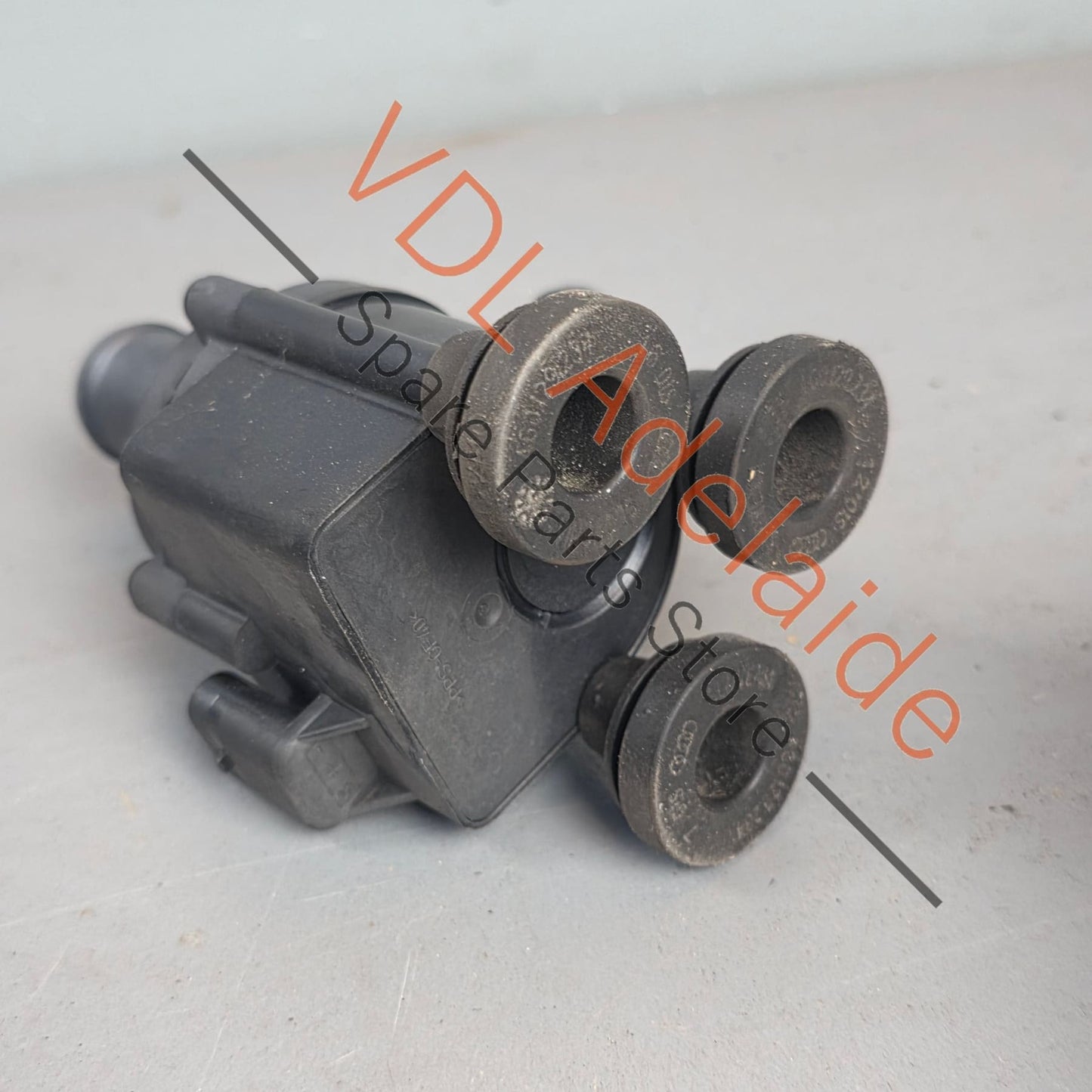 06H121601M    VW Audi Additional Coolant Pump 12V 06H121601M