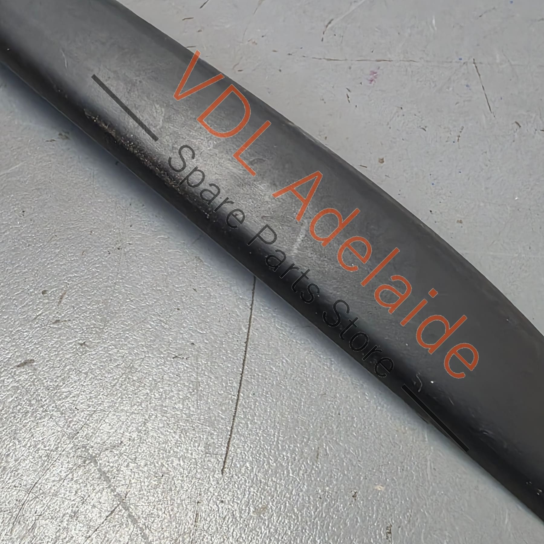 36A854328A   Bentley Bentayga 4V Windscreen Water Deflector Strip Trim Right 36A854328A