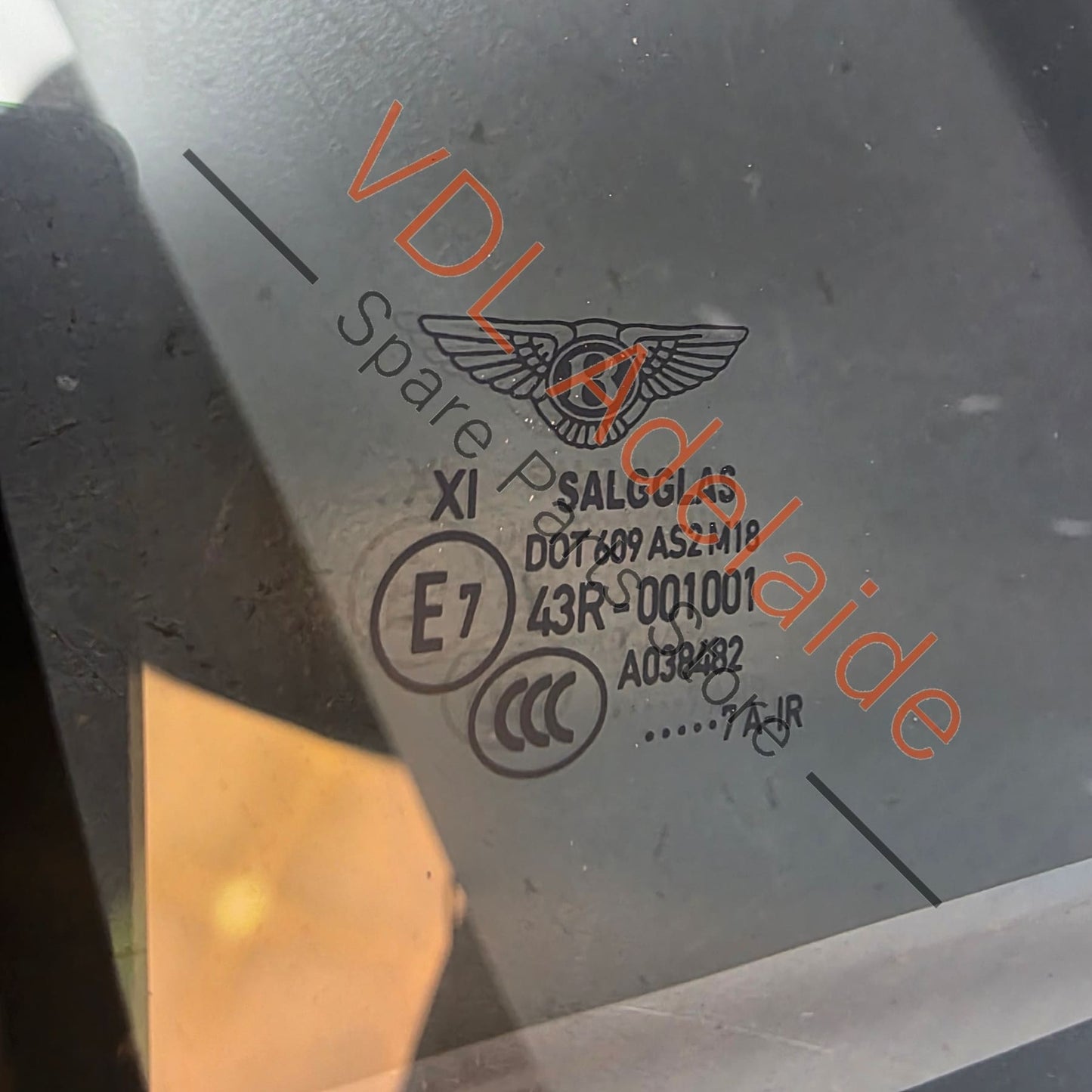 36A845114G   Bentley Bentayga 4V Front Right Quarter Window Glass Insulated Laminated 36A845114G