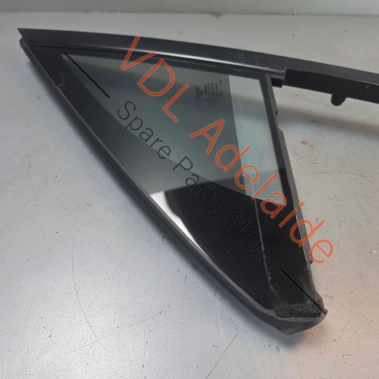36A845113G   Bentley Bentayga 4V Front Left Quarter Window Glass Insulated Laminated 36A845113G