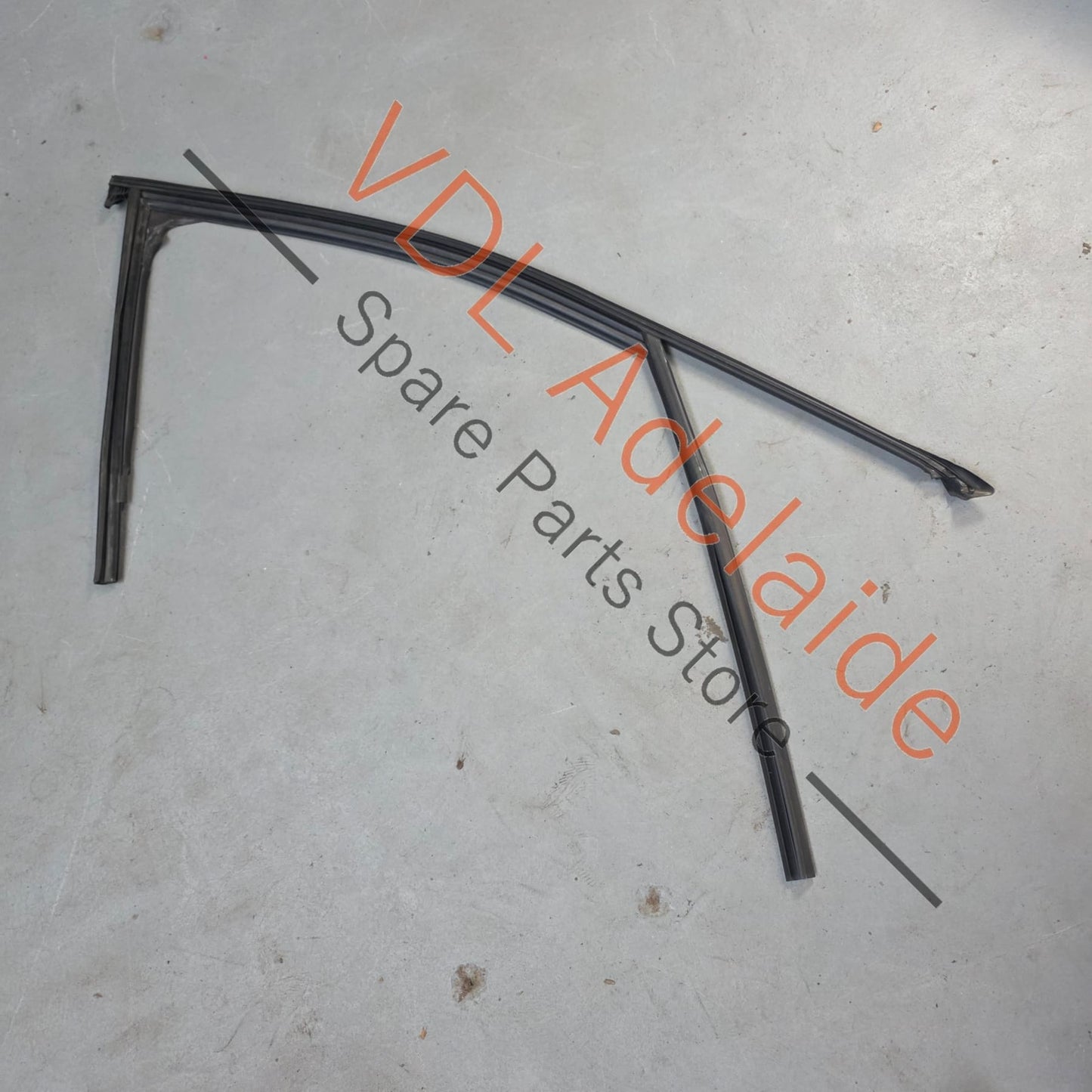 36A837432A   Bentley Bentayga 4V Front Right Window Seal Gasket Rubber 36A837432A