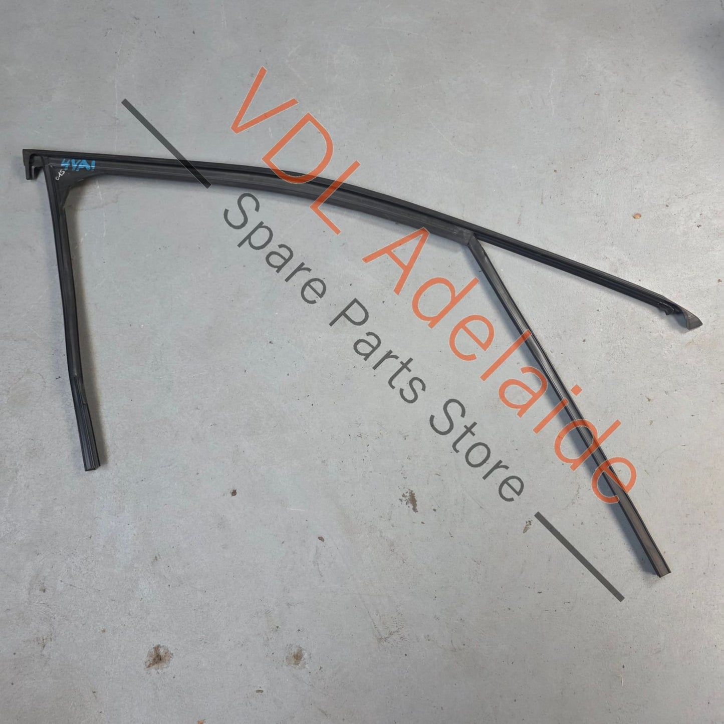 36A837431A   Bentley Bentayga 4V Front Left Window Seal Gasket Rubber 36A837431A
