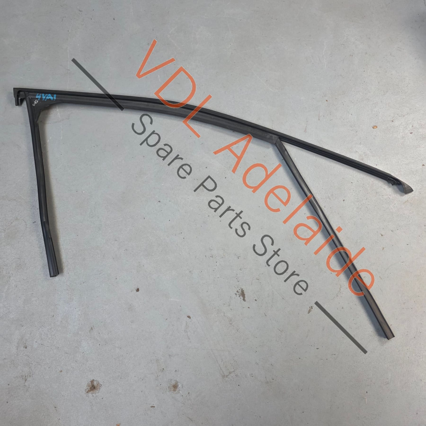36A837431A   Bentley Bentayga 4V Front Left Window Seal Gasket Rubber 36A837431A