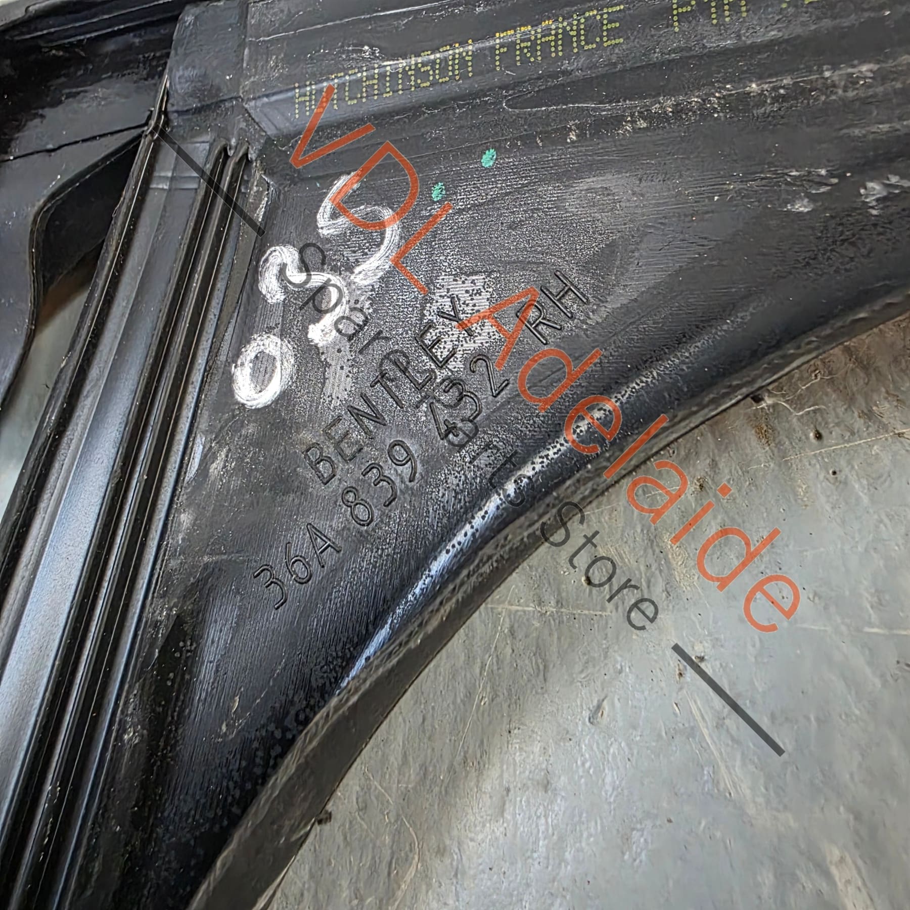 36A837432A 36A839432B  Bentley Bentayga 4V Rear Right Window Seal Gasket Rubber 36A839432A 36A839432B