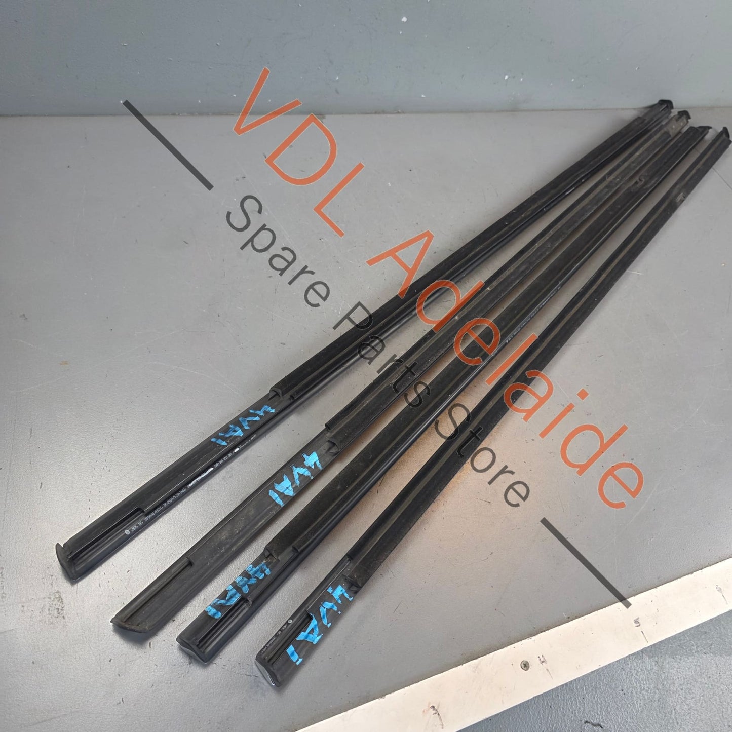 36A853077D   Bentley Bentayga 4V Door Trim Waistline Strip Chrome Front Left Door 36A853077D