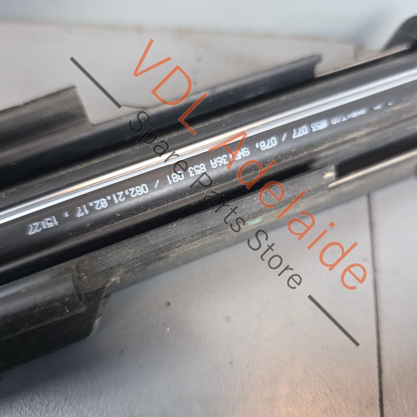 36A853078D   Bentley Bentayga 4V Door Trim Waistline Strip Chrome Front Right Door 36A853078D