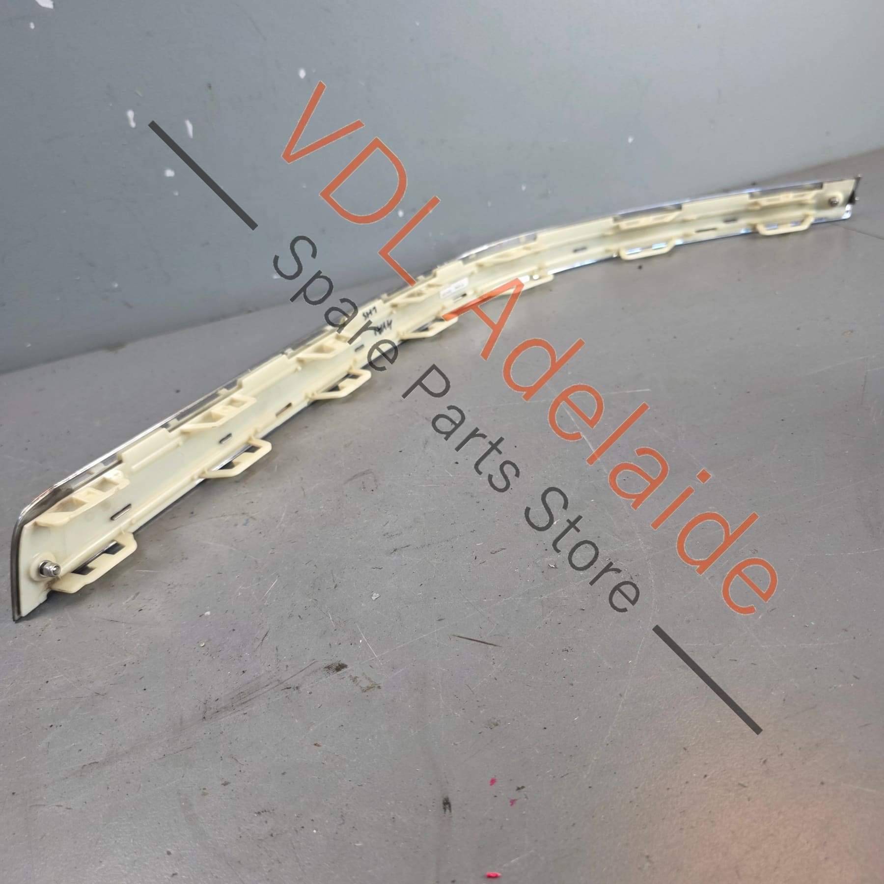 36A807917 36A807723  Bentley Bentayga Rear Bumper Left Chrome Trim Moulding 36A807917