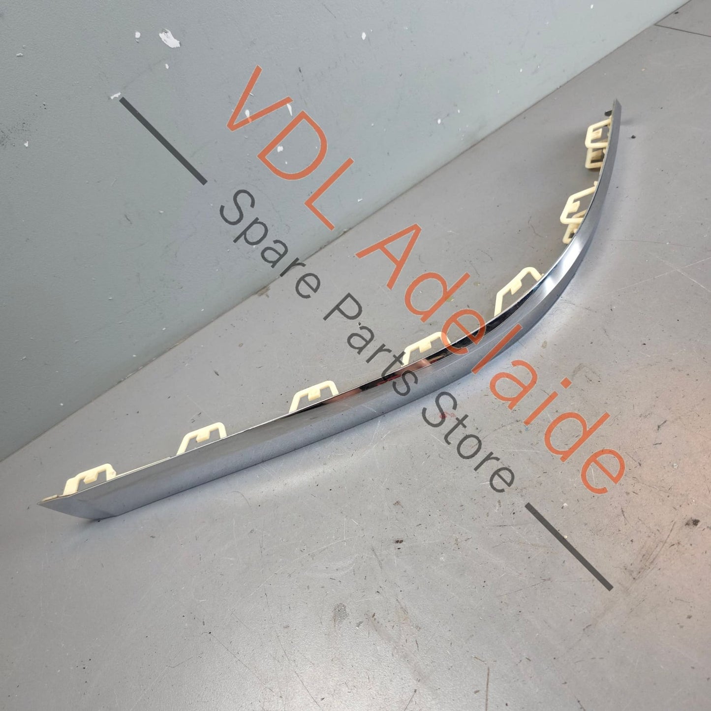 36A807917 36A807723  Bentley Bentayga Rear Bumper Left Chrome Trim Moulding 36A807917
