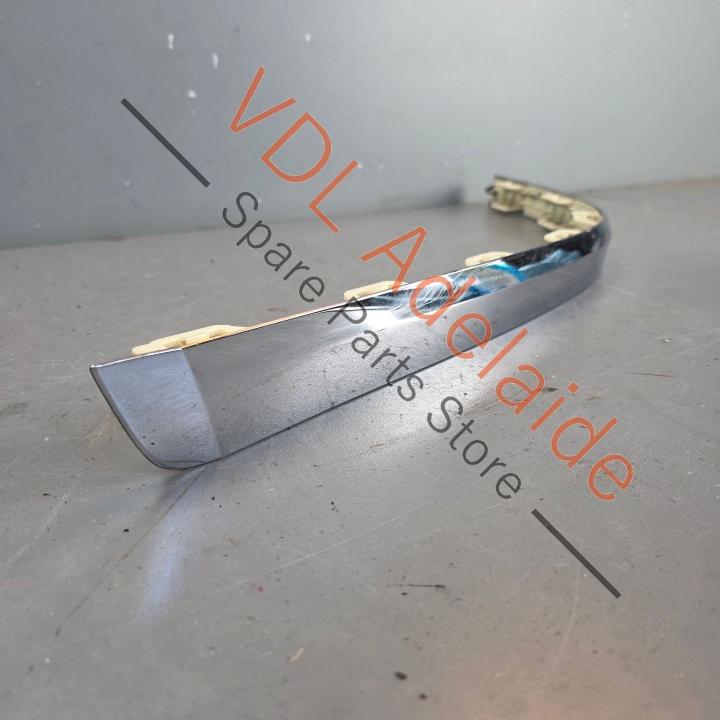 36A807917 36A807723  Bentley Bentayga Rear Bumper Left Chrome Trim Moulding 36A807917