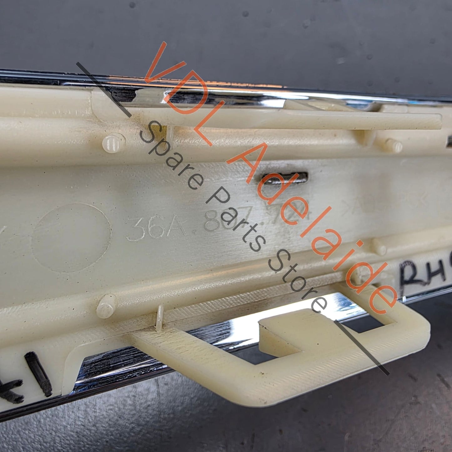 36A807918 36A807724  Bentley Bentayga Rear Bumper Right Chrome Trim Moulding 36A807918